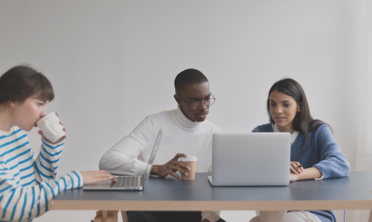 Consultanță personalizată pryvelosar pentru gestionare venituri