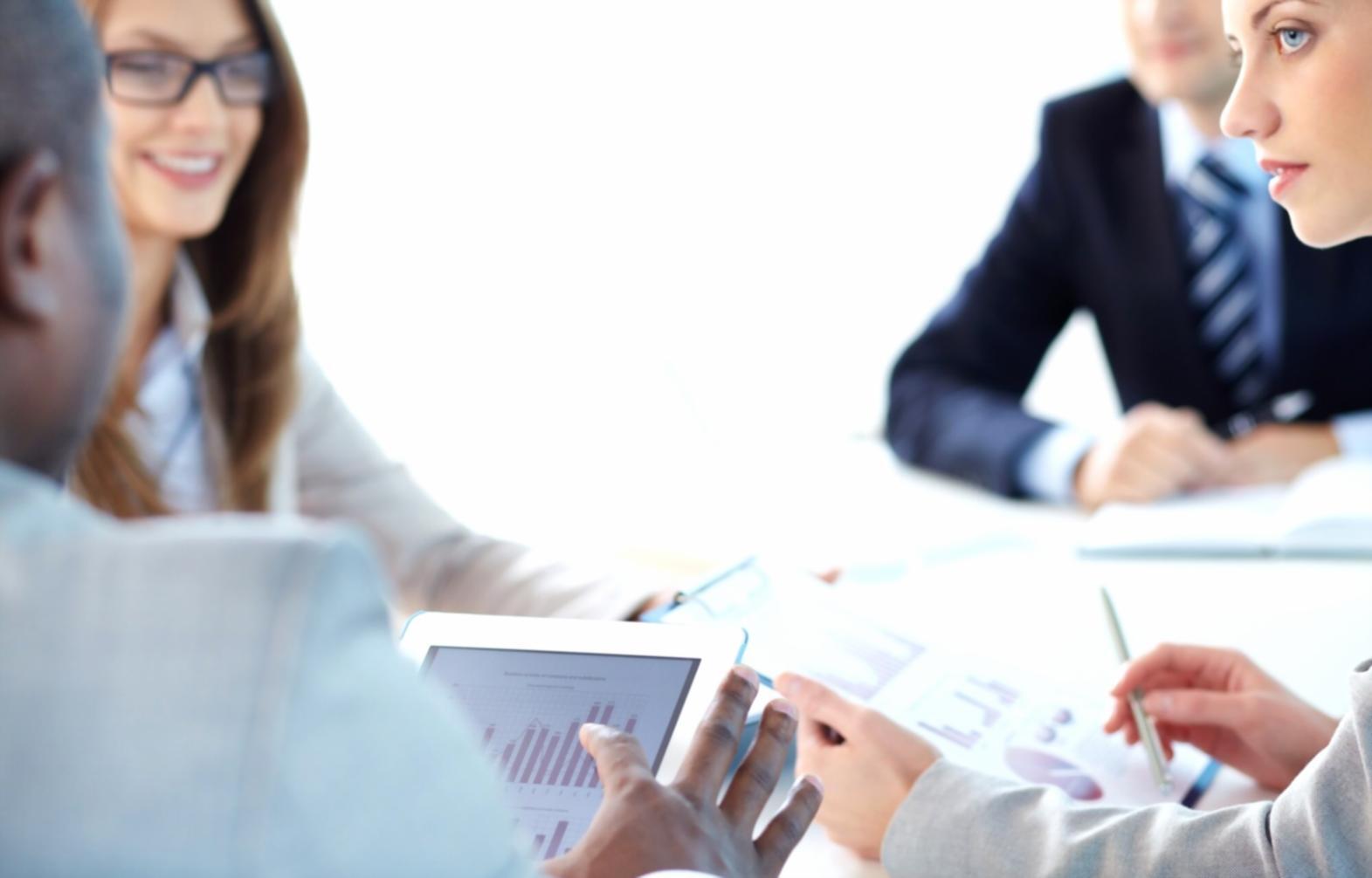 Echipa pryvelosar la lucru pe platformă